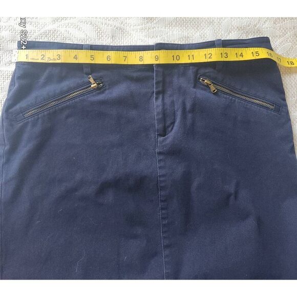 Lauren Ralph Lauren navy blue skirt with front zip pockets - Picture 2 of 7